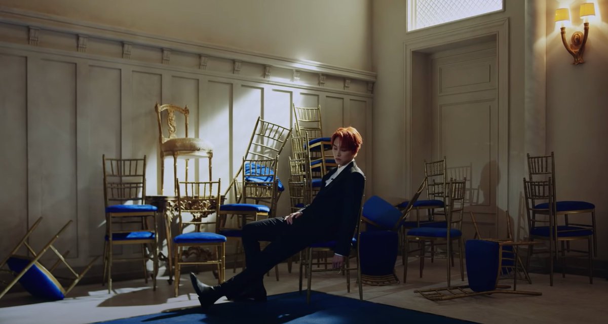 The prologue ends with Inseong alone and staring out the window. On to Good Guy trailer, where we start also with Inseong alone. The blue elements can be purely aesthetic to connect the mvs. Inseong as point can be cos he's the oldest? Or the glue that holds them together?