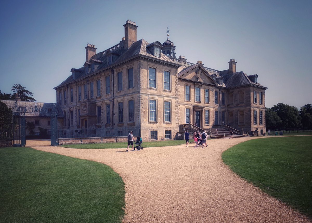 SiggersPhoto's tweet photo. Day three and to the @nationaltrust @BeltonHouseNT estate. As the National Trust details say ‘Sitting elegantly in formal gardens with views across pleasure grounds and an ancient deer-park, Belton is often cited as being the perfect example of an English country-house estate.’ https://t.co/3Q5PErCcgc