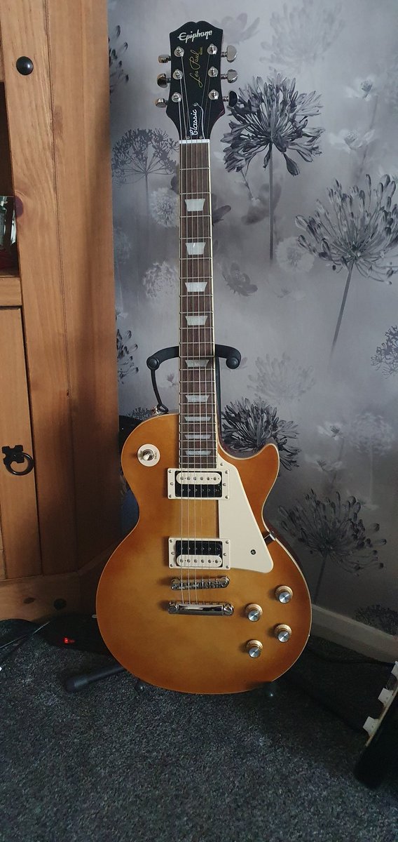 My new toy has arrived 😍😍😜 #epiphonelespaul #lespaulclassic