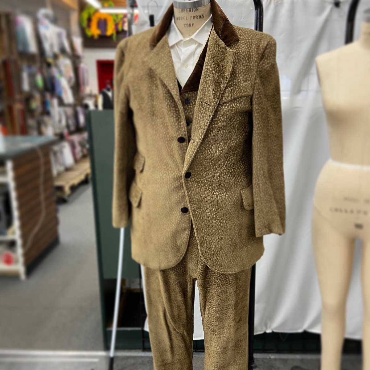#vaultfindoftheday #victorian #cosplay #costume #costumer #dressup #suit #fashion