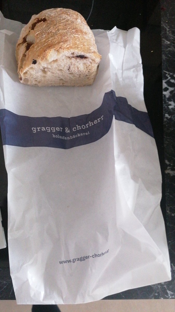 Kiliuncanny's tweet photo. Es wurde edelstes Olivenbrot verspeist @chorherr https://t.co/exq2kDxHXA