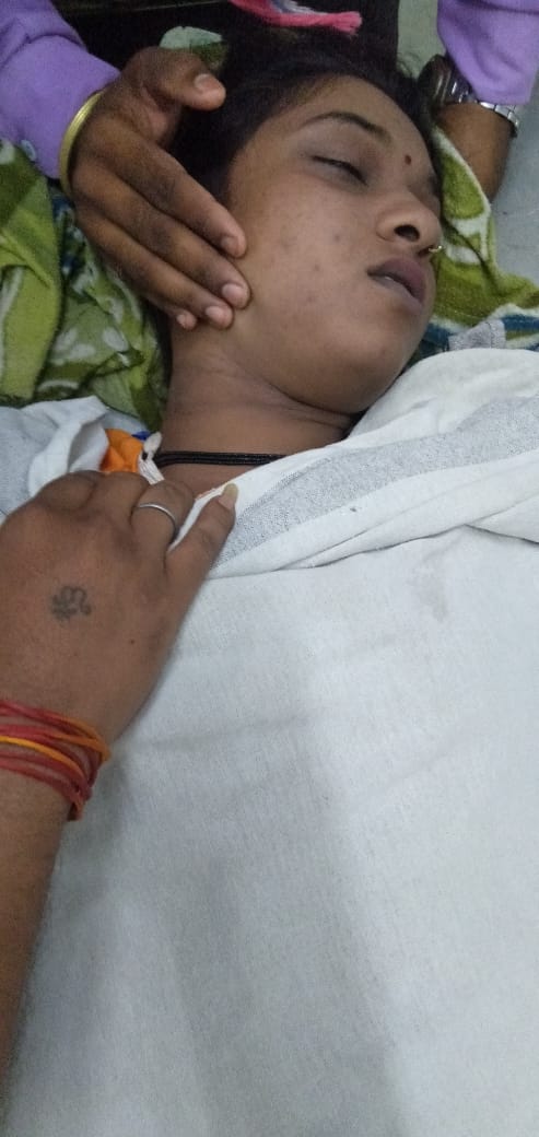 ChetanBhargava6's tweet photo. विदिशा की इस बेटी को @ChouhanShivraj जी आप न्याय दिलाइये।पुलिस प्रशासन इस घटना पर मौन है।विदिशा के गोपाल राजपूत की भांजी पायल राजपूत की आज उनकी सुसराल विदिशा ग्राम इमलावदा-ग्यारसपुर में संदेहास्पद परिस्थिति में मृत्यु हो गई है।शादी 3 महीने पहले ही हुई थी
गोपाल जी न.-9993953609 https://t.co/ZOG0rWCabg