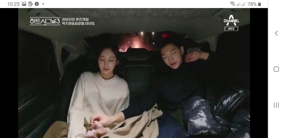 doc_maddi's tweet photo. This scene top it all.

Kangyeol x Jihyun
The exchange of hot pack. She giving it to him to warm his hand. He giving it back to her. His hand stay there. Hot pack is just an excuse for them to touch. 

He didn't take his hands off her!!!! Wow!! https://t.co/4M4qOLgMzM