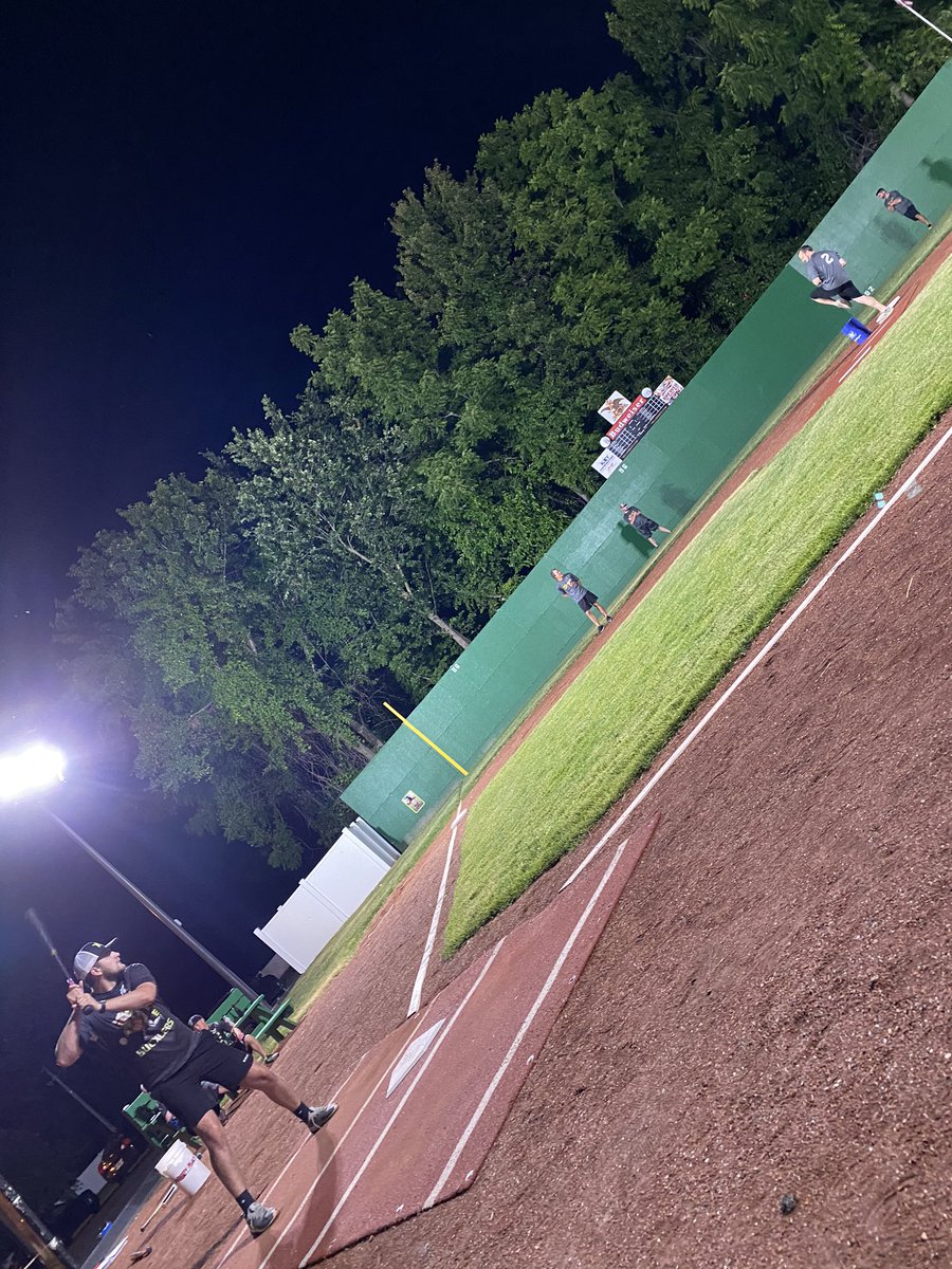 KneeBucklers's tweet photo. Finally got back on the field! 3-0 win vs the squirrels. @CoachRogers3 with a big 2 run HR! @CandyManCam3 added a solo HR late to seal the game. #kneebucklers https://t.co/oK0dVHmuxt