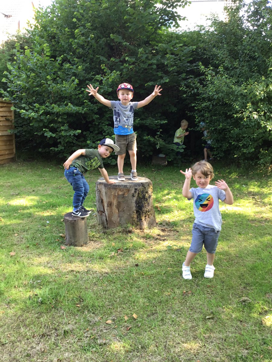 APSMissButler's tweet photo. Our Sycamore bubble have had lots of fun today! We have been into the woods and enjoyed water play. https://t.co/3neQ5qGG0j