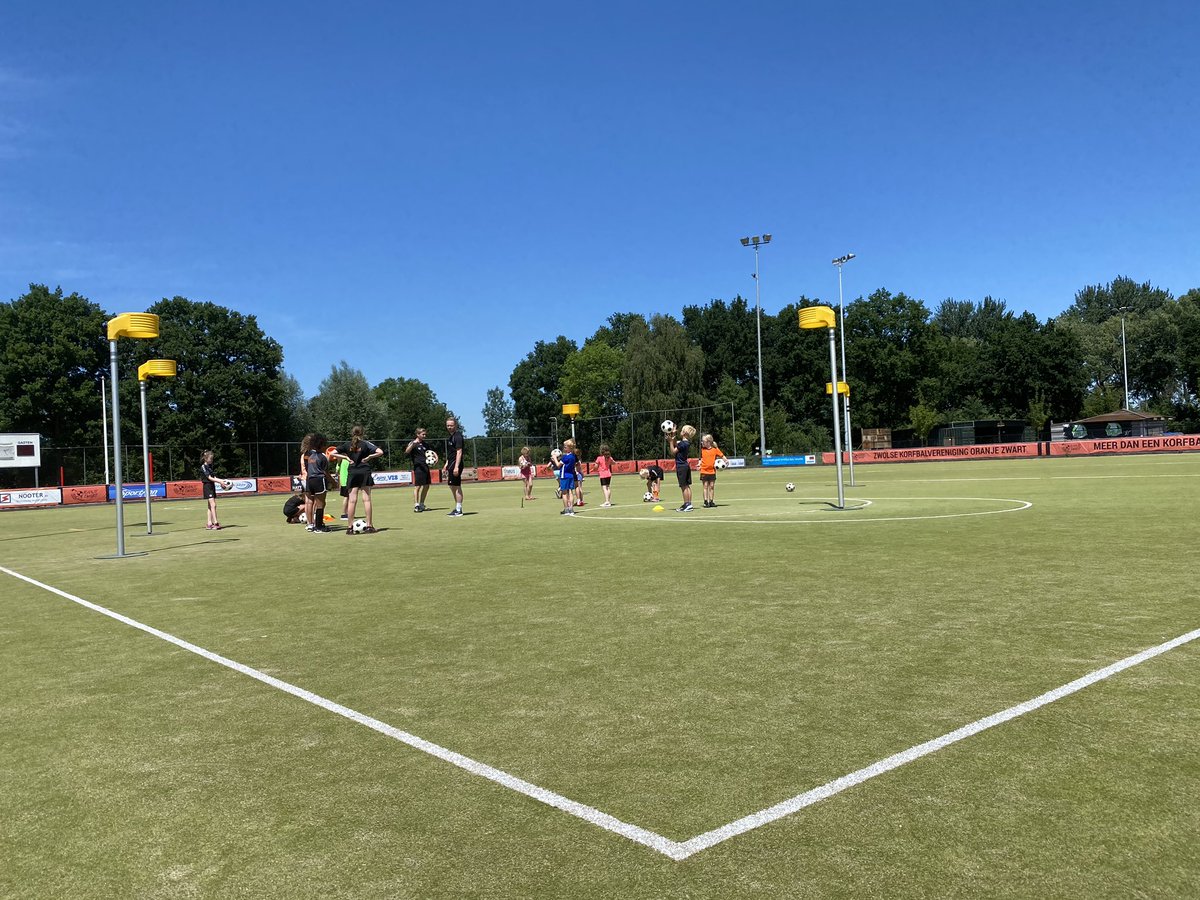 Oranje Zwart Zwolle tweet media