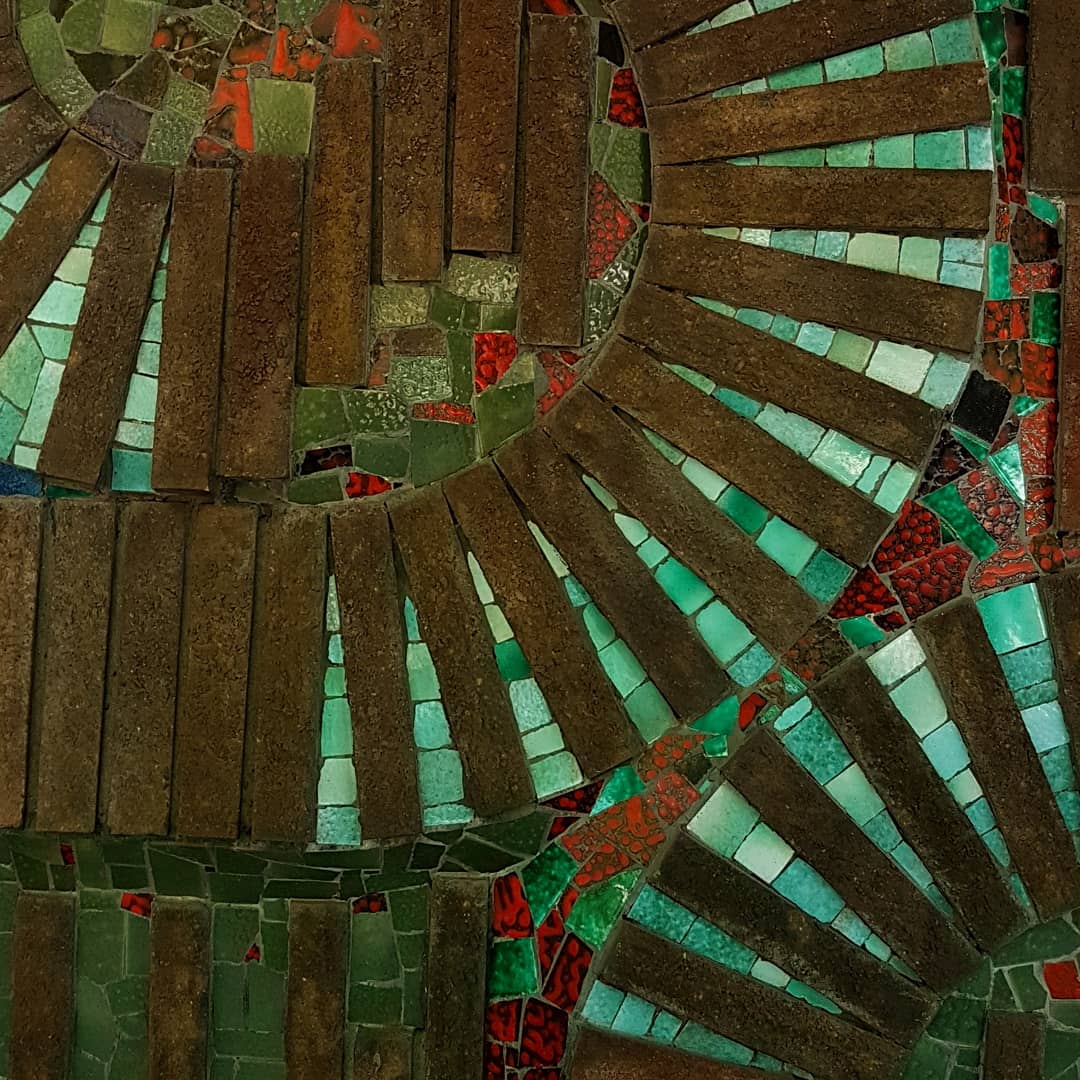 OriolMata's tweet image. Seu de la empresa Sandoz ceràmiques anys 70&apos; Granvia de les Corts Catalanes, seguint la ruta 6 de la Barcelona Retro #arquitectura #ceramicart #Barcelonaretro #Barcelona #Catalunya