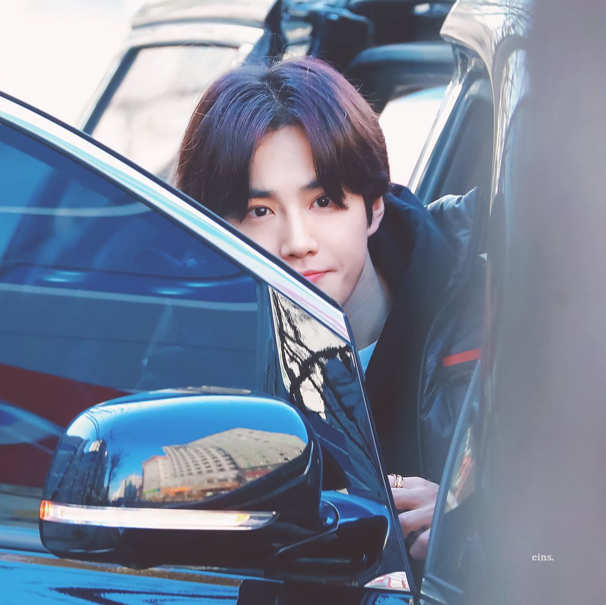eins_91's tweet photo. 사라지지마... 항상 머물러.....😢😥
#수호 #SUHO #자화상 #사랑하자 #Self_Portrait #준면 #EXO #엑소 
200405 인기가요 퇴근 https://t.co/UfFvUwK8h2