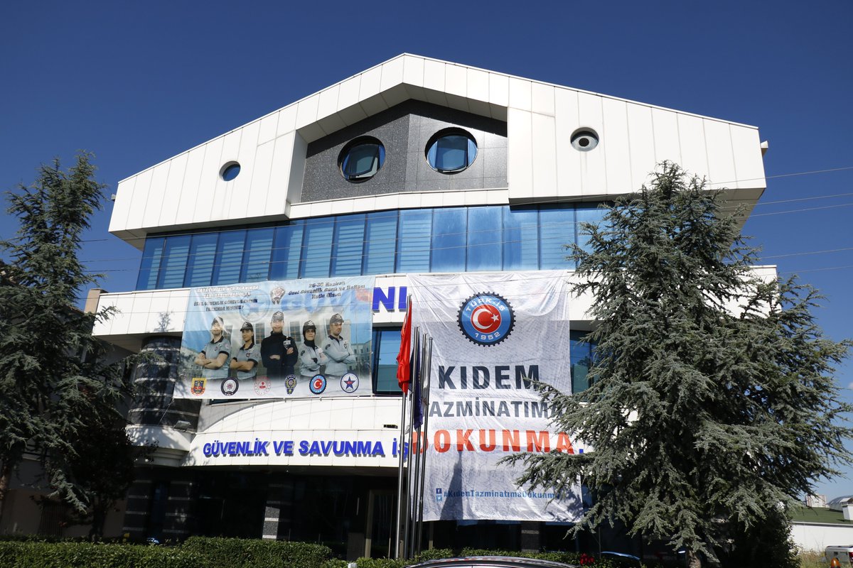 #KıdemTazminatımaDokunma
Geleceğimle oynama!
<a href="/HMBakanligi/">T.C. Hazine ve Maliye Bakanlığı</a> 
<a href="/ailevecalisma/">Cshabakanligi</a>