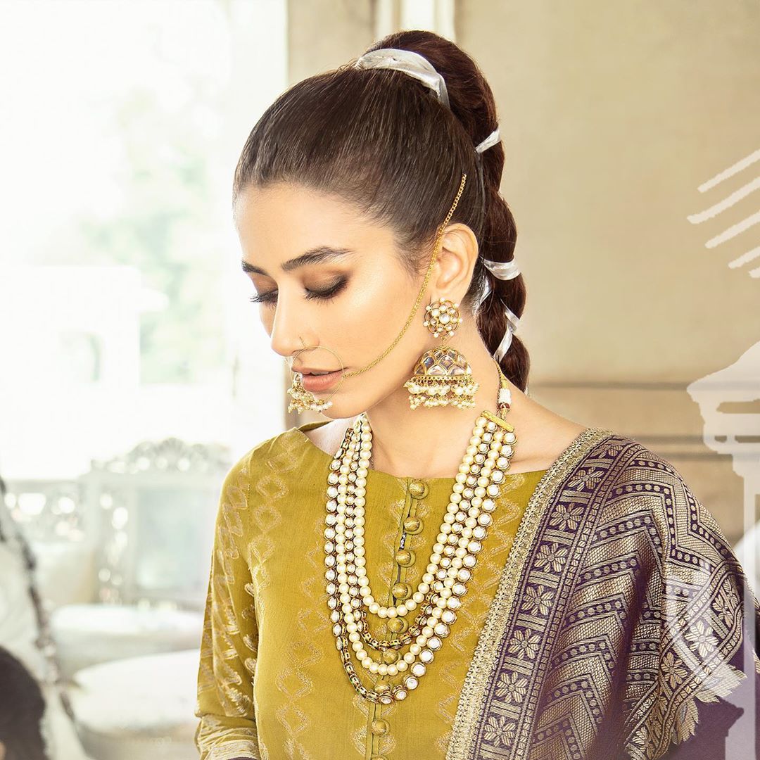MediaSpringPk's tweet photo. Bringing back the old world charm
#SyraYousuf accessorized with #AllureByMHT regal jewels is a timeless keepsake π https://t.co/VqK3KEMQtE