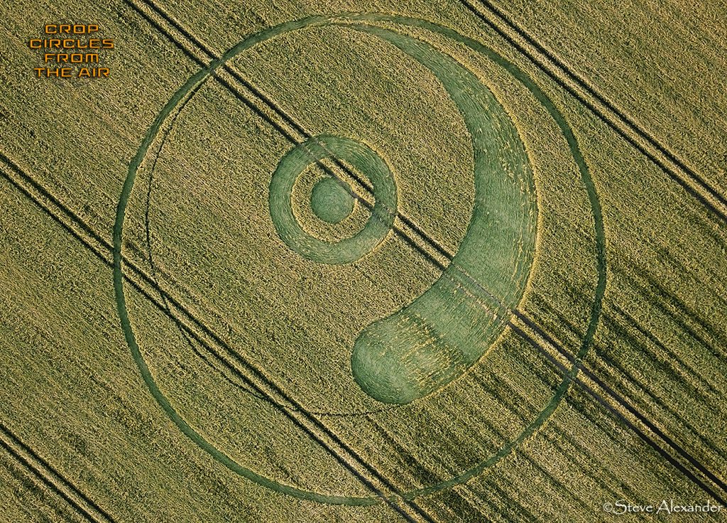 MmeBlahblatsky's tweet photo. Berwick Basset, Wilts., 21 June 2020, English crop circle 7?
Okay, so now I'm caught up, at least for the moment. Because yesterday was June the 23rd and today is the 24th, so we must wait and see. I have no idea what this solstice greeting means.
#temporarytemples
#fortean https://t.co/WYPRqnurSi