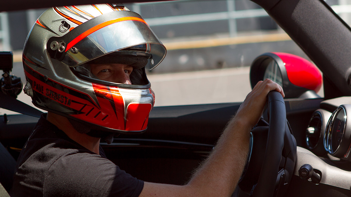 Hoy se cumplen 109 años del nacimiento de Juan Manuel Fangio y, en la Argentina, se celebra el Día del Piloto.
¡Feliz día para Paul "Coloflow" Szebesta, piloto oficial de Autoblog! 🏎️🥳
Todas sus notas acá: autoblog.com.ar/tag/paul-szebe…