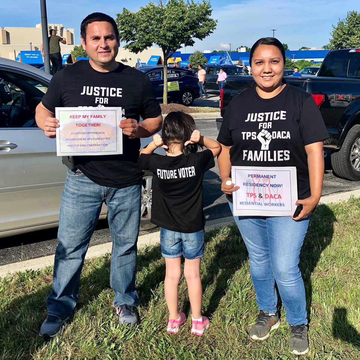 TPS_Alliance's tweet photo. On the Road to Justice!! National TPS Alliance leads Caravan of 150+ vehicles in DC demand that congress Act now on a Permanent Residency #RoadtoJusticeTPS #AlwaysEssentialTPS #ResidencyNow 
Watch Here 👇🏼

https://t.co/lGV7kP3qno

@NDLON @Carecen_LA @RadioJornalera https://t.co/zPBAOCWkB4
