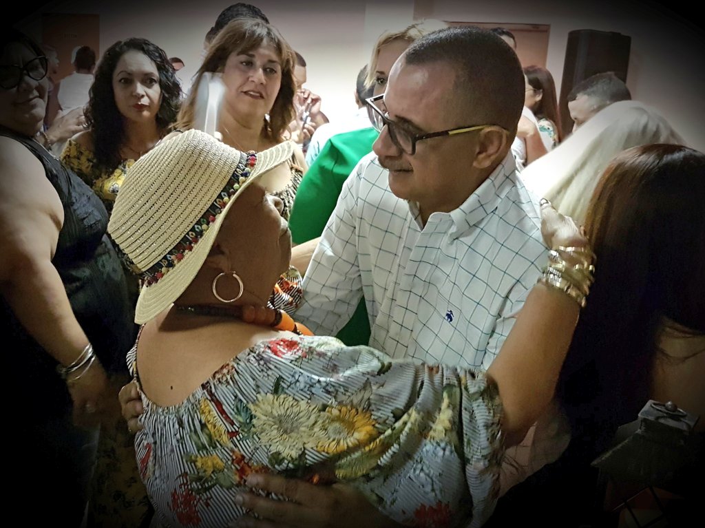 Hoy cumplo 50 años, pero cumplo objetivos. Doy gracias a Dios por siempre darme salud permitirme servirle al pueblo de Yauco y a Puerto Rico por 30 años. 
Honrar a mis padres y poder darles todo mi amor es mi mayor regalo. A mis verdaderos amigos, gracias por acompañarme siempre.