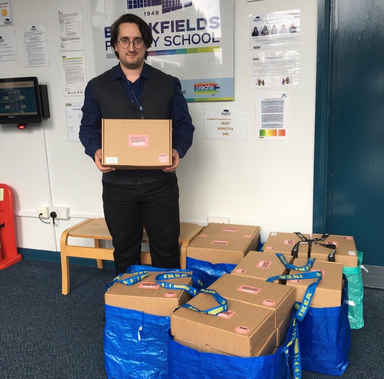 JQTHproject's tweet photo. Weโre so pleased that children at Brookfields Primary School have received their #JQMakes activity packs.
By taking part in the activities, they will be able to achieve @ArtsAward through the new #DiscoveratHome programme. We canโt wait to see what they create! https://t.co/bjh2JMSLNe