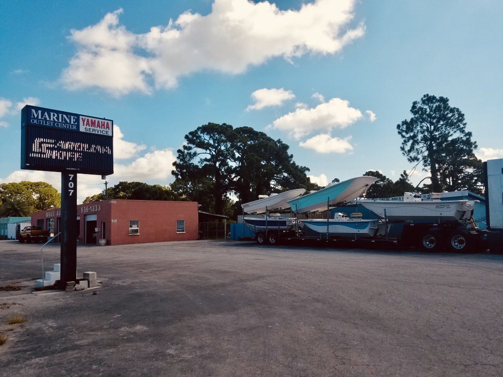 marine_outlet's tweet photo. YAY !!! Da Skiffs are here!! First loads at our new location. Most of these are SOLD already ... Time to put some boats together and make some customers really happy π #boatloads #carolinaskiff #skifflife https://t.co/XhZ1jxXcyk