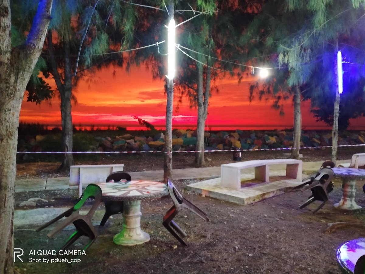 firdaus_mpdueh's tweet photo. Gambar Maghrib tadi. Lawa weii, Location :Selera Dataran Tsunami, Kota Kuala Muda, Kedah https://t.co/cowstVc3RU