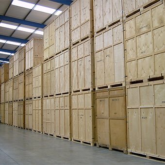 BurkeBrosMoving's tweet photo. In the 'in-between' stage of a house move and in need of somewhere safe and secure to #store your household effects?
Our #selfAccess and containerised #storageFacilities may be the solution to your worries
01902 714555 | sales@burkebros.co.uk https://t.co/jMnqtZt0QV