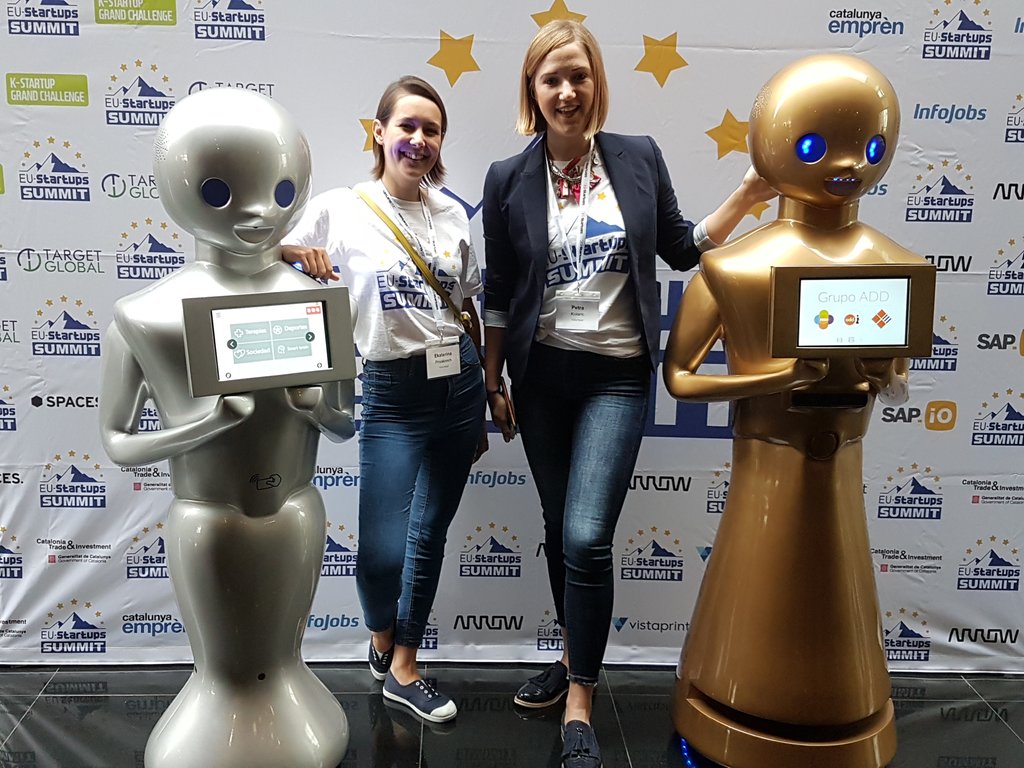 TokyoTheRobot's tweet photo. Sirvo pa' tooo... acreditación, punto de información, check-in de clientes, interacción con RRSS, detección de estado de ánimo del cliente y aviso al personal, telellamada, etc. 💪

#Robots Sociales y Sanitarios para #hoteles #retail #restauracion #eventos #comercio #FuturaVive https://t.co/6NAQ8iFBBO