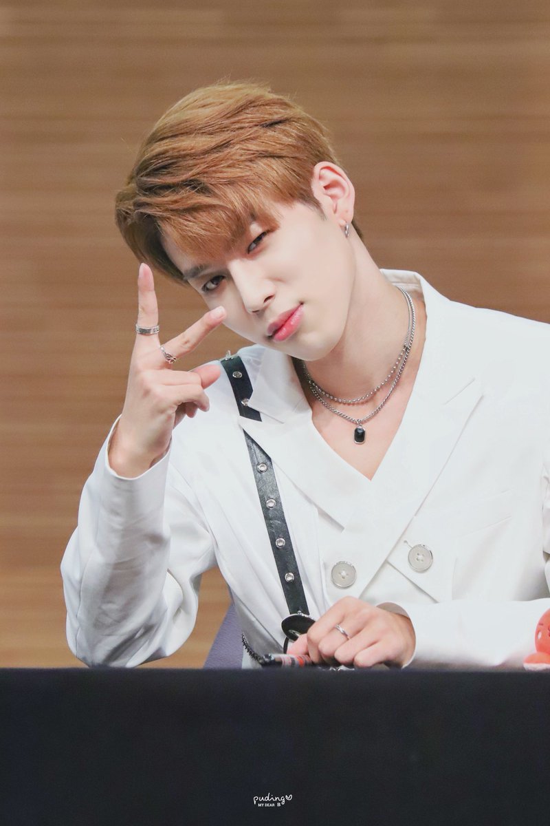 bouniii_0625's tweet photo. 💗#HAPPY_BOUN_DAY💗

내 최고의 마지막 아이돌 바우니
생일 축하해 보라해 🌈✨
앞으로도 계속 응원할게❕

#TARGET #타겟 #바운 #ImBOUN  #HBD_BOUN 
#バウンくん_おたんじょうびおめでとう
@TARGET7_K https://t.co/z1YOlMHbY0