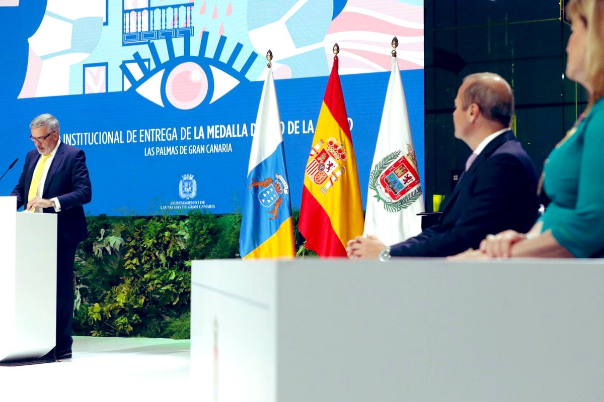 Emocionante pronunciar el discurso en nombre de todas las ciudadanas y ciudadanos de Las Palmas de Gran Canaria por la Medalla de Oro 2020 de la Ciudad a toda la sociedad. Gracias de ❤️
#LPGC #FiestasFundacionales #COVID__19  #galdos100 #24Junio 

youtu.be/K4W8u0d6bK8