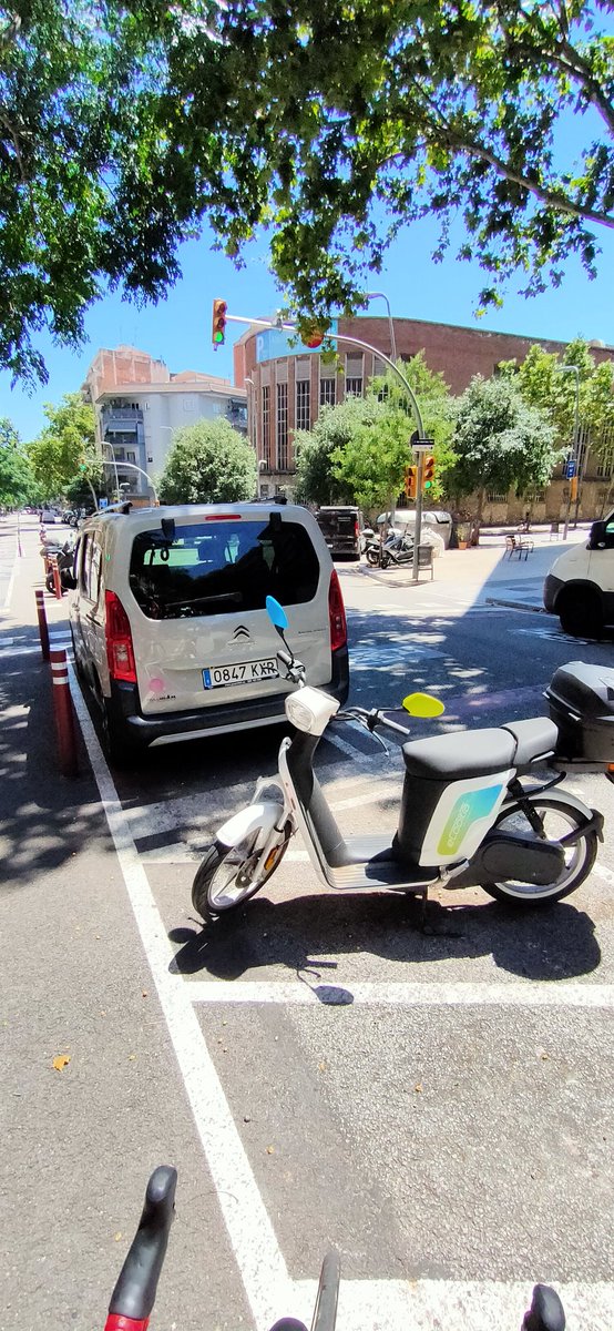 inCBisme's tweet photo. O us agrada més a lo clàssic?
#bicibcn https://t.co/cemcsHmJEE