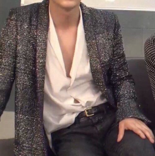 Fuck it yoongi’s iconic looks and outfit: a thread