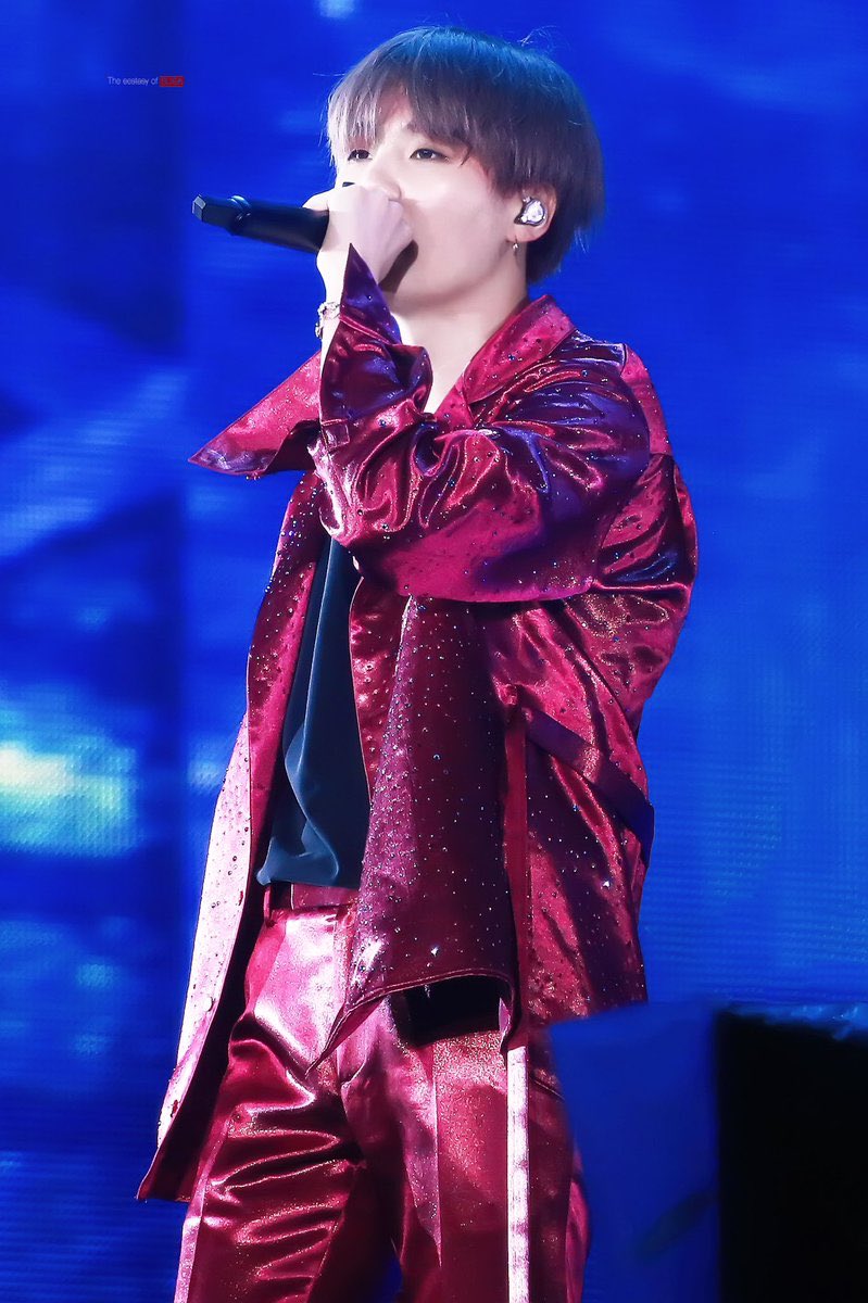 ALL of yoongi’s seesaw outfit