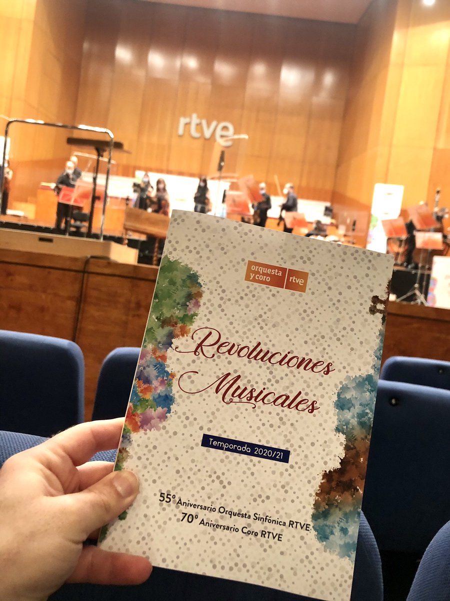 AlbertoArcosWeb's tweet photo. A disfrutar de la presentación de la temporada del #TeatroMonumental
En el 55* aniversario de la #OrquestaSinfónicadeRTVE y el 70* aniversario del #CoroRTVE la temporada va a ser maravillosa!

@OCRTVE @RTVE_Com https://t.co/l6UydJNUtx