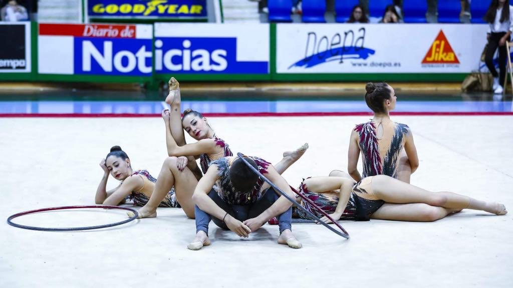 Sobreeltapiz's tweet photo. La RFEG incluye la posibilidad de hacer conjuntos mixtos en competición.
Hoy es un gran día para la igualdad y para la rítmica porque ellos no han parado de sumar a nuestro deporte. https://t.co/qpNaICNyad