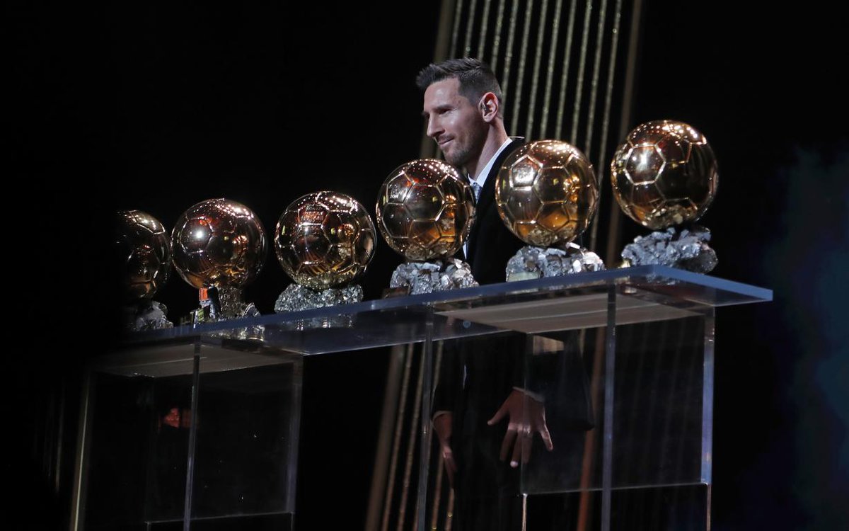 FCBarcelona_es's tweet photo. 🎂 Messi cumple hoy 33 años consolidado como el mejor jugador del mundo

🏆 34 títulos
⚽ 629 goles
👕 722 partidos con el primer equipo
🥇 6 Balones de Oro
👟 6 Botas de Oro
 
Pero, ¿recuerdas cómo fue su trayectoria en las categorías inferiores? 🔙 

HILO 👇👇👇 https://t.co/VZNAtBxj2l