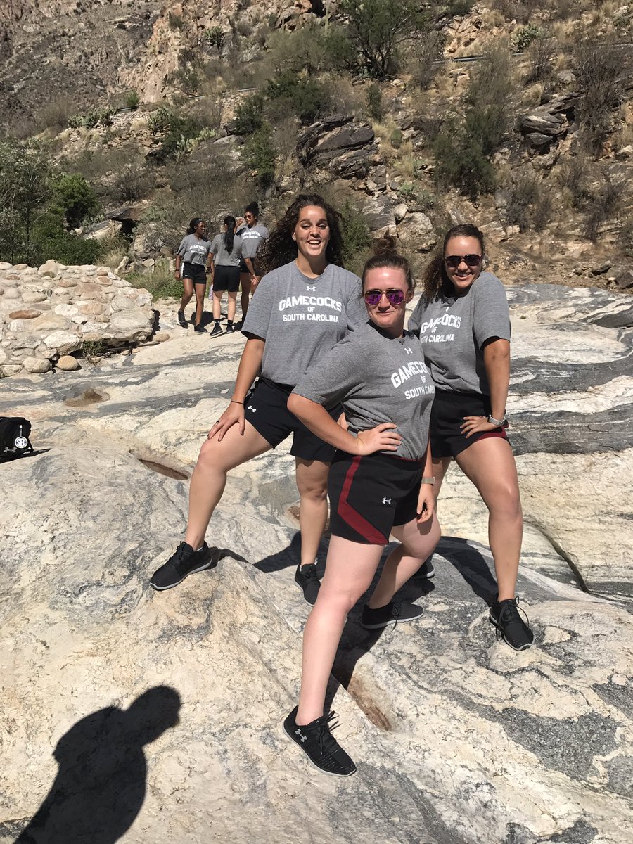 VicRuth's tweet photo. @GamecockSoftbll Nothing beats traveling with your besties @NickieBlueski33 @Kaylea_Annn https://t.co/vhApcP0Czo