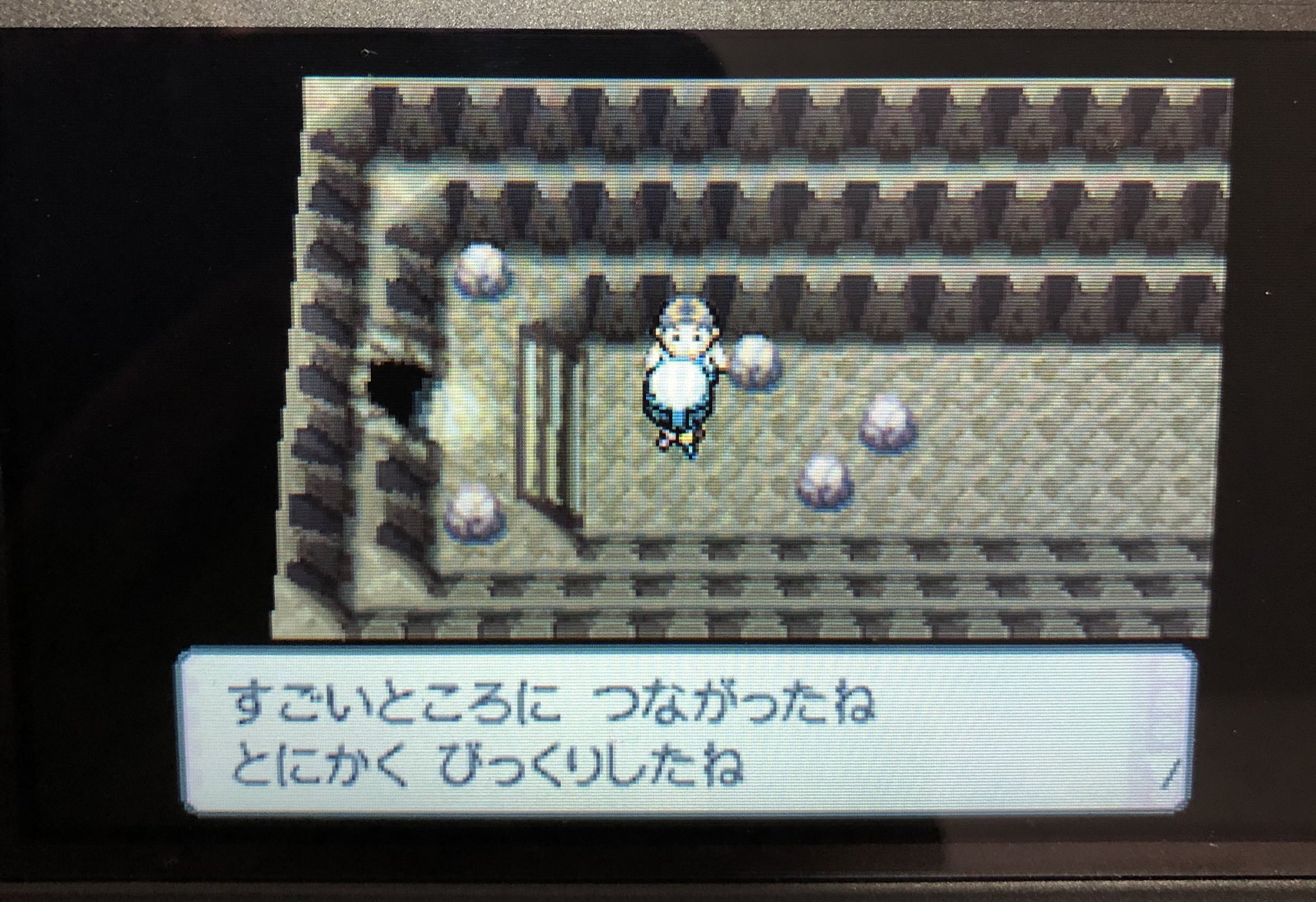 まなてぃ ポケモンgo4赤 兵庫 姫路 加古川 いせきマニアのトンネルに行くと ズイの遺跡に繋がっていた 石碑に記された文字は アンノーン T Co Nwdh02coeu Twitter