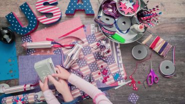 TotalEntertainM's tweet photo. This Fourth of July, celebrate with your family at home. Read our new blog for fun Fourth of July activities! https://t.co/o3jye4TRsQ https://t.co/9ygZ8SwUUG