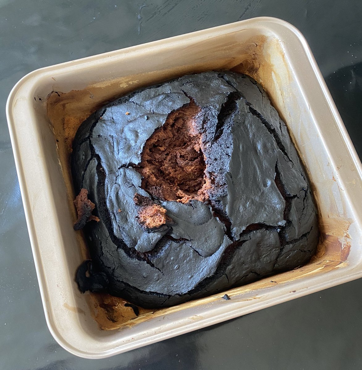 Vera Qui Veut Gouter Mon Gateau Le Moule Il Est Pas Sale Mdr C La Le Beurre Et La Farine Que J Ai Mis Pr Que Ca Se Demoule Plus Vite Vera Qui Veut Gouter Mon Gateau Le Moule Il Est Pas Sale Mdr C La Le Beurre Et La Farine Que J Ai Mis Pr Que Ca Se Demoule Plus Vite