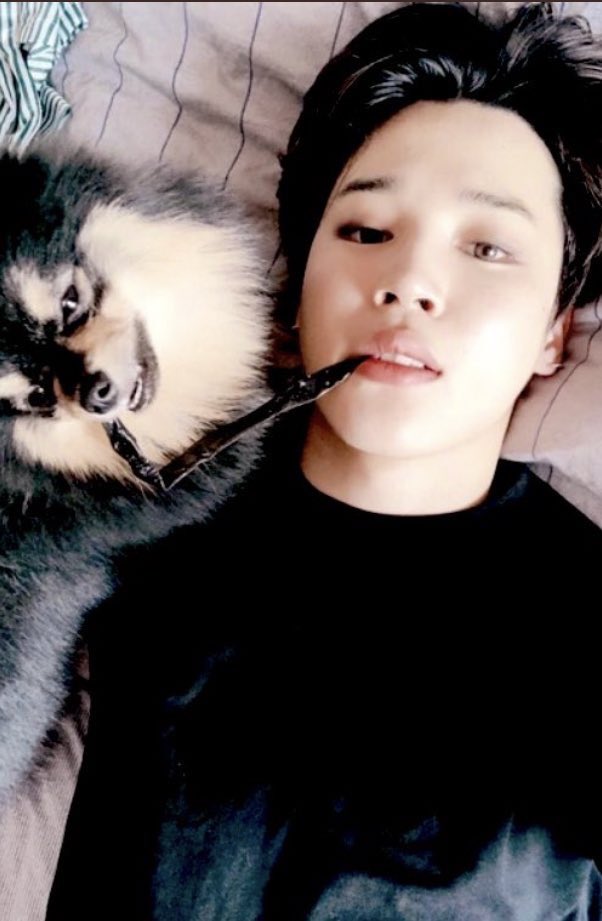 he literally lifted his shirt??!?!