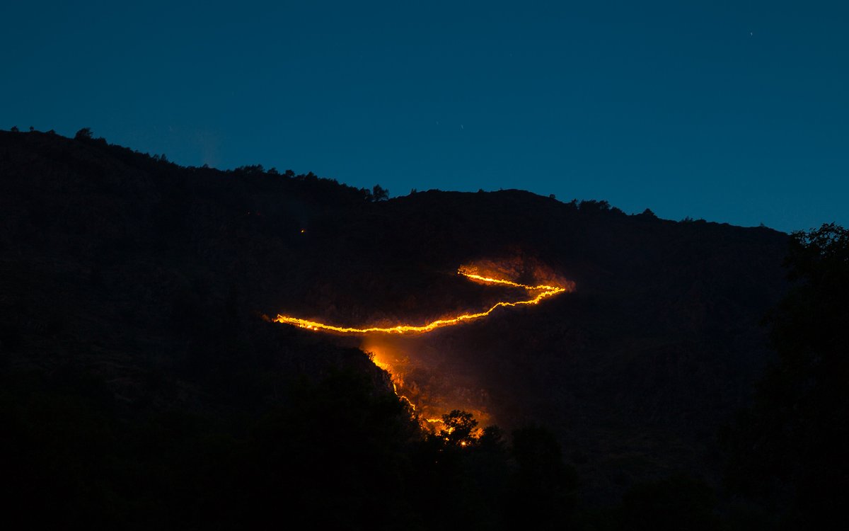 sergicosta's tweet photo. La Nit de Sant Joan és nit de Falles a Isil (Pallars Sobirà). Obro fil cultural. 🔥👇
#Isil #FallesIsil #FallesPirineus #Falles #AltÀneu #PallarsSobirà #AltPirineu #CulturaPopular #Patrimoni #Tradicions #SantJoan #RevetllaSantJoan #FestaMajor https://t.co/zTFrE4EIN9