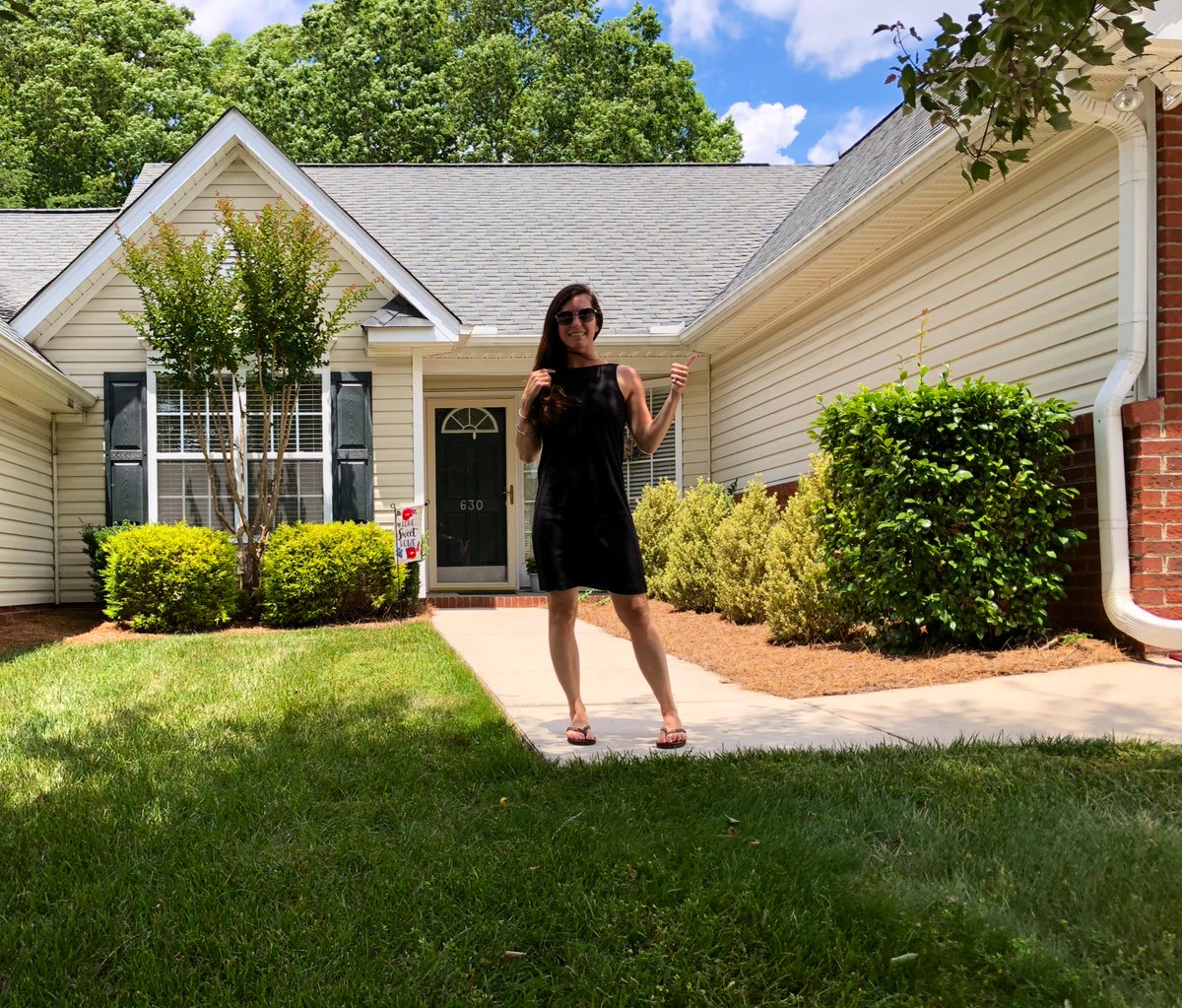 KristyLabonte's tweet photo. I might wear the occasional dress now but I still ain’t wearing heels. #firstclosing #flipflopsforlife https://t.co/IPnTkI01H1