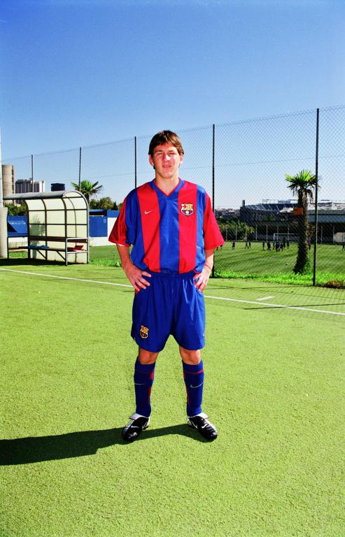  The team won the league and Copa Catalunya!In the final, Messi had a broken cheekbone and had to play with protection, but took it off after 7 minutes because he couldn't breathe properly. He'd scored twice by half-time and Barça eventually beat Espanyol 4-1 