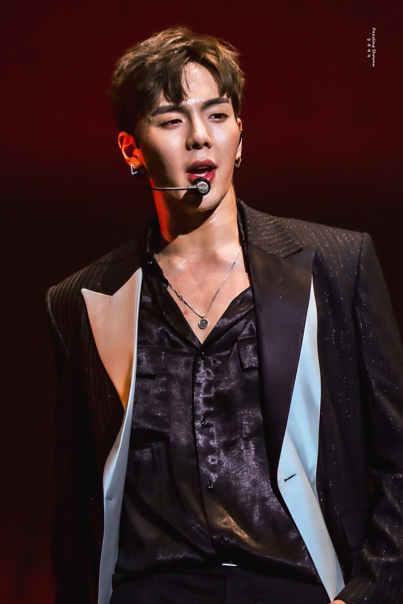 dazzling_shownu's tweet photo. 200118 🔥
#셔누 #몬스타엑스 @OfficialMonstaX https://t.co/BjpwZd8zPV