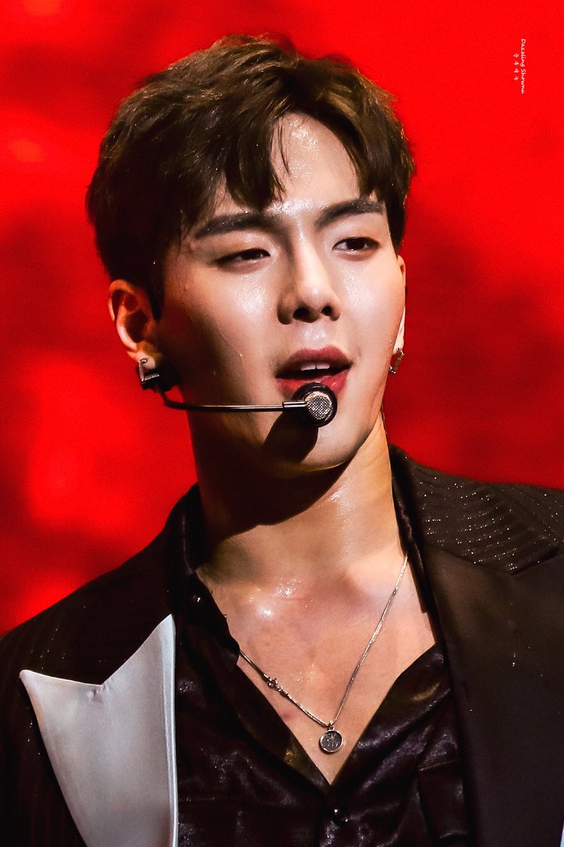 dazzling_shownu's tweet photo. 200118 🔥
#셔누 #몬스타엑스 @OfficialMonstaX https://t.co/BjpwZd8zPV