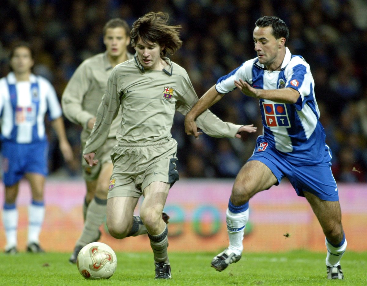  Then in the 2003/04 season, Leo played for as many as  teams.He started with U18B, but quickly got called up to U18A and when he was still only 16, Rijkaard gave him his senior debut in a friendly against Mourinho's FC Porto
