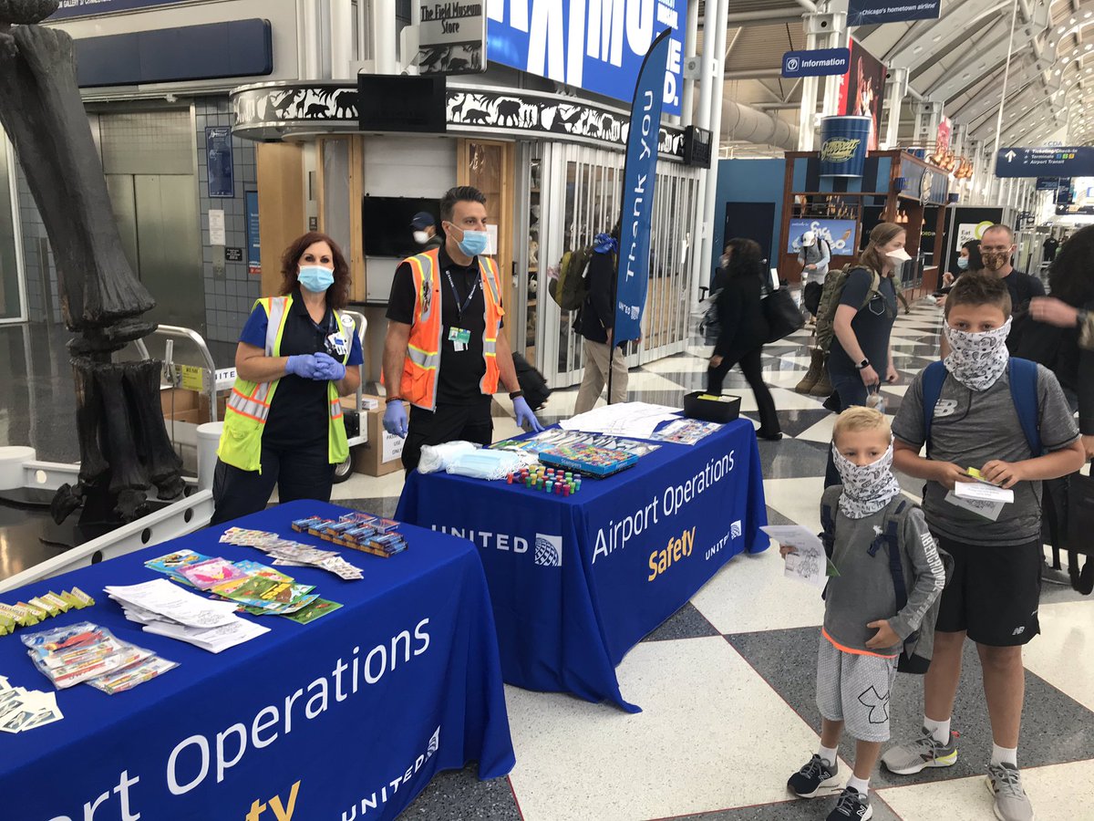 Scott13138104's tweet image. ORDAO safety and ATW  Safety team saying thank you to our customers, providing an element of safety by distributing masks, sanitizer and fun activities for all, thank you Chris, Ana and safety team @JohnK_UA @JMRoitman @MikeHannaUAL @kennyjets67 @mcgrath_jonna @weareunited