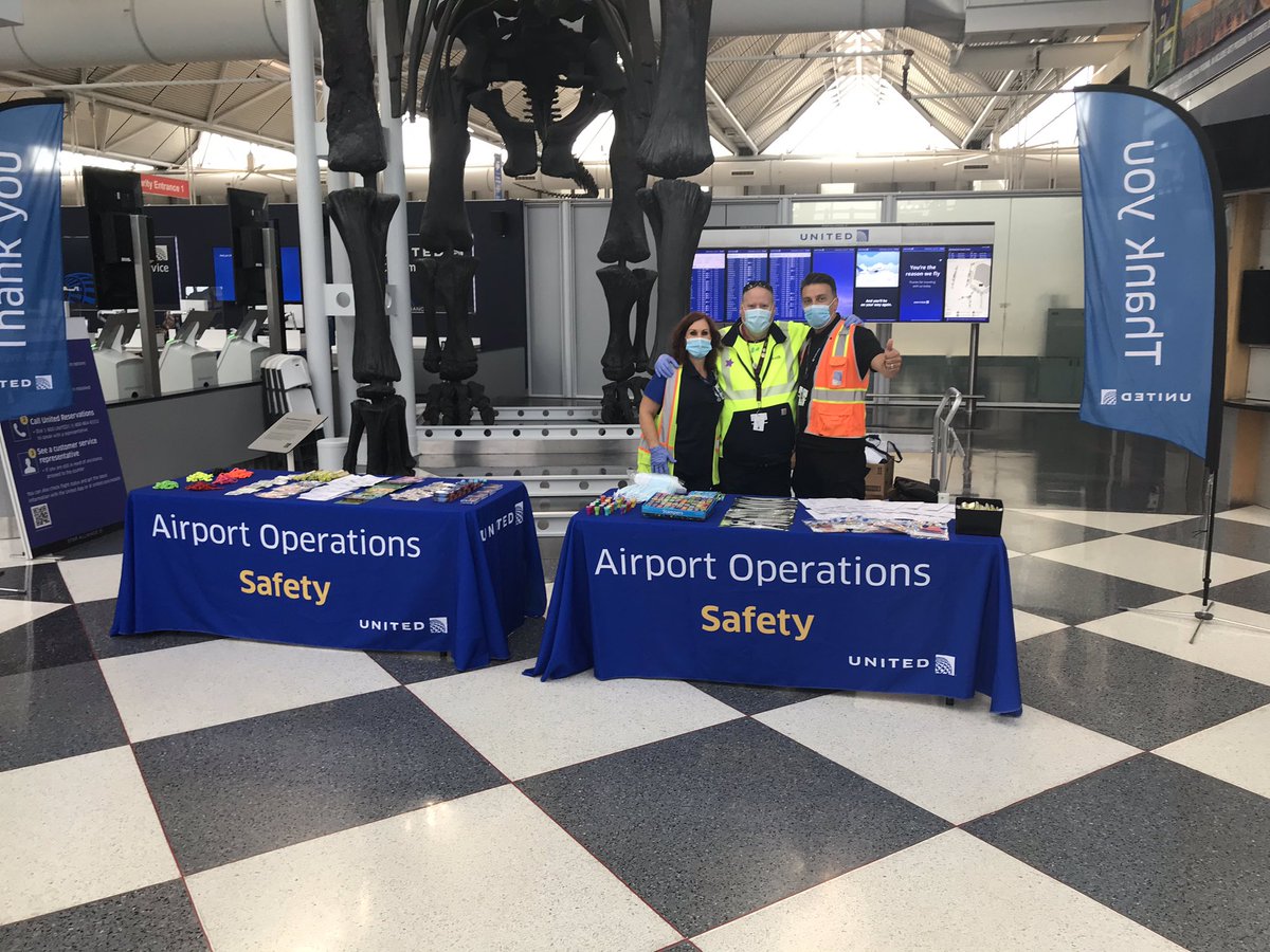 Scott13138104's tweet image. ORDAO safety and ATW  Safety team saying thank you to our customers, providing an element of safety by distributing masks, sanitizer and fun activities for all, thank you Chris, Ana and safety team @JohnK_UA @JMRoitman @MikeHannaUAL @kennyjets67 @mcgrath_jonna @weareunited