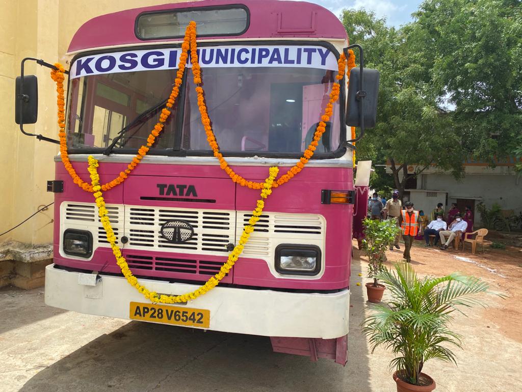 VENKATBRS's tweet photo. Mobile #SheToilets, an innovative idea taken up by Narayanpet collector @harichandanaias in Telangana is worth appreciation
This noble initiative will nt only provide convenience,safety for women but also sustainability through bio-digesters fitted toilets
#SwachhBharat @KTRTRS https://t.co/1neAblUrcF
