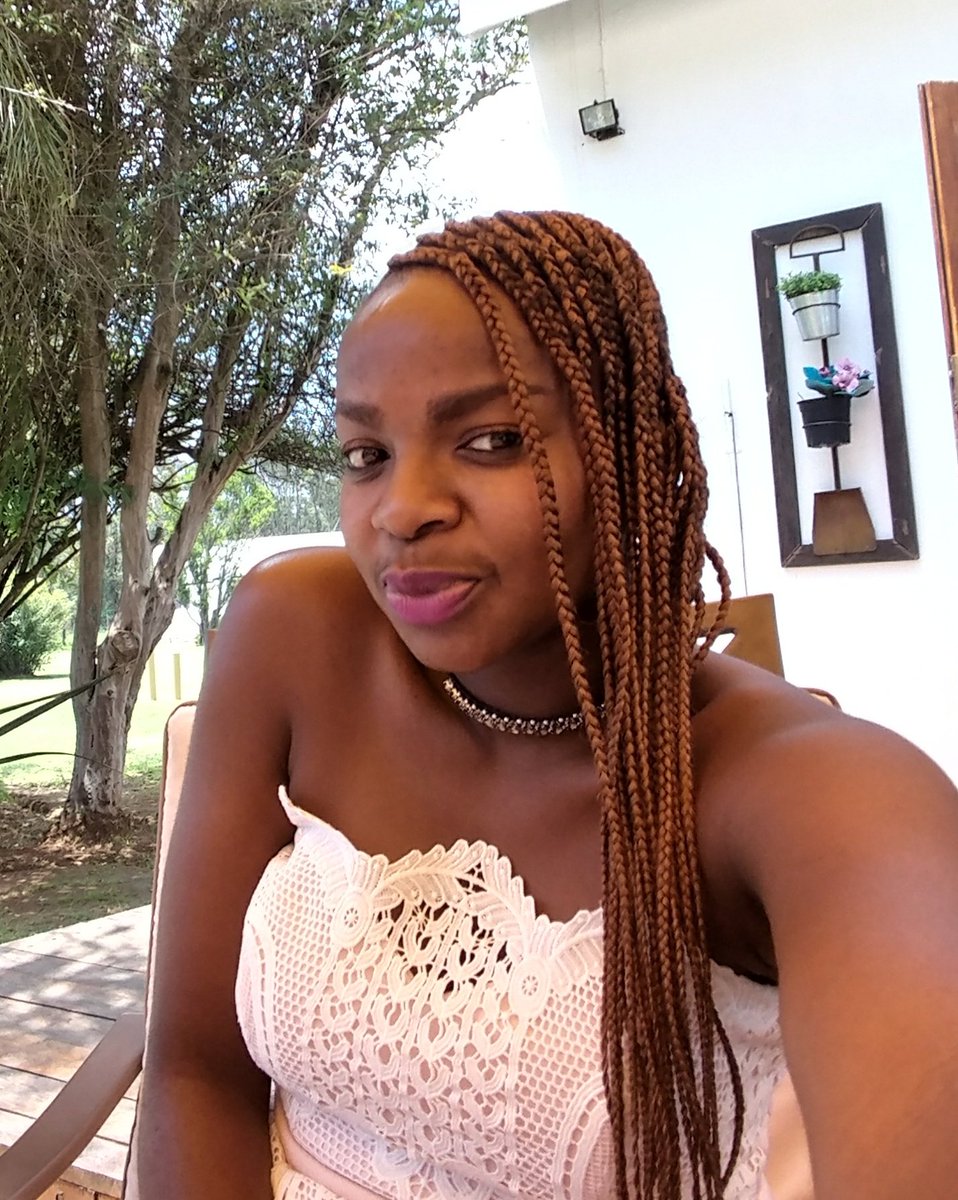 yayar5's tweet photo. @ceecee_ndaba Blonde🔶 VS Dark⬛ https://t.co/qqsKVBKgPa