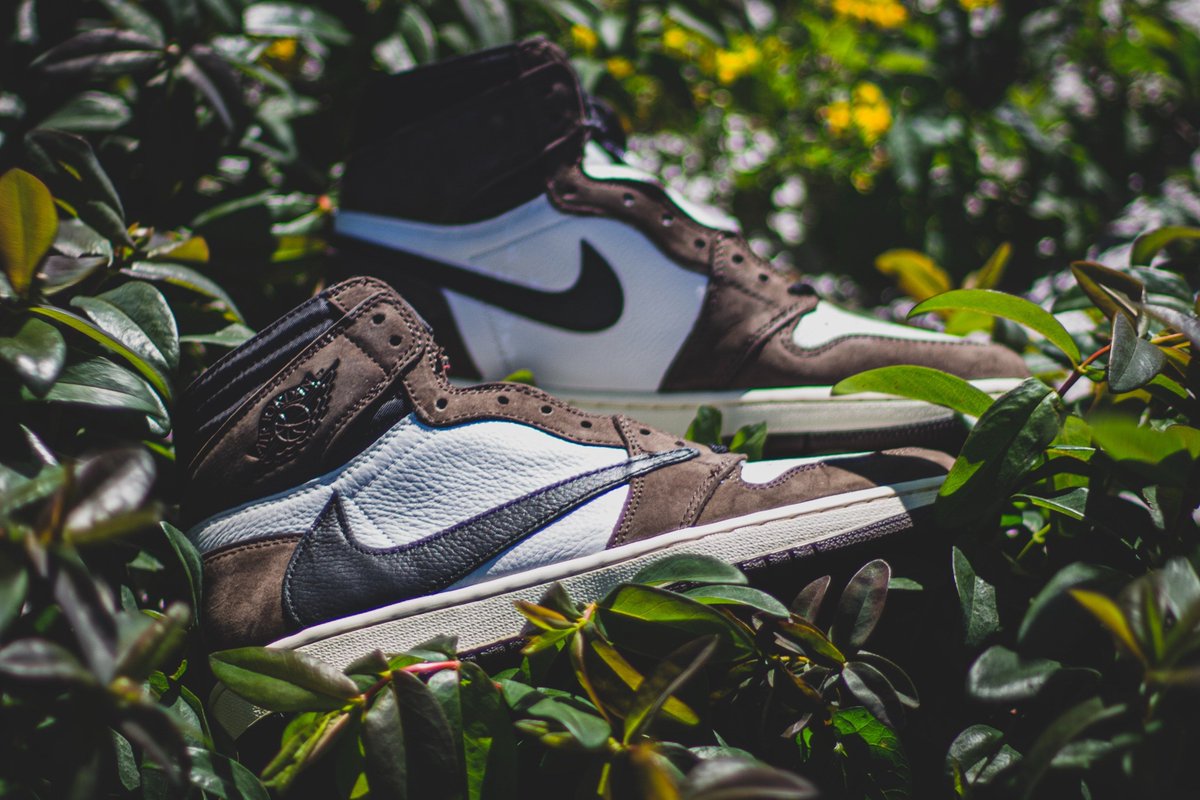 thesolesupplier's tweet photo. INSANE GIVEAWAY DROPPING IN 15 MINUTES... RT IF YOU'RE READY 🔥

Follow > @thesolesupplier https://t.co/YbKNyqppSC
