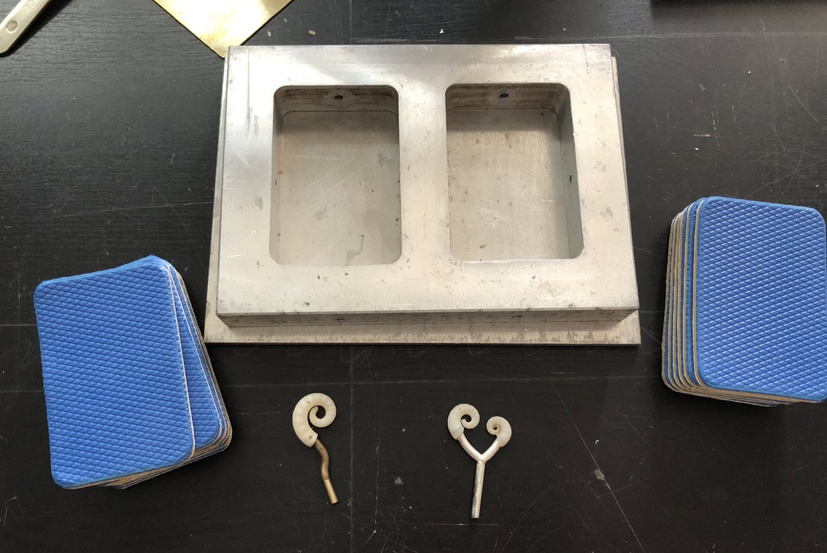 KTHallmark's tweet image. More mould making today with #WorkshopAssistant Duke @hd_puppy