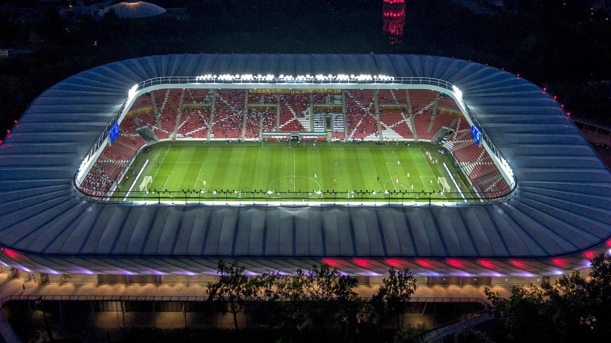 The Nagyerdei Stadion holds over 20,000 people. Debrecen's average attendance in NB I since it was built has never averaged near 4,000.The only time the stadium ever fills is for the annual Flower Carnival. Left football, right Flower Carnival. Compare, contrast.