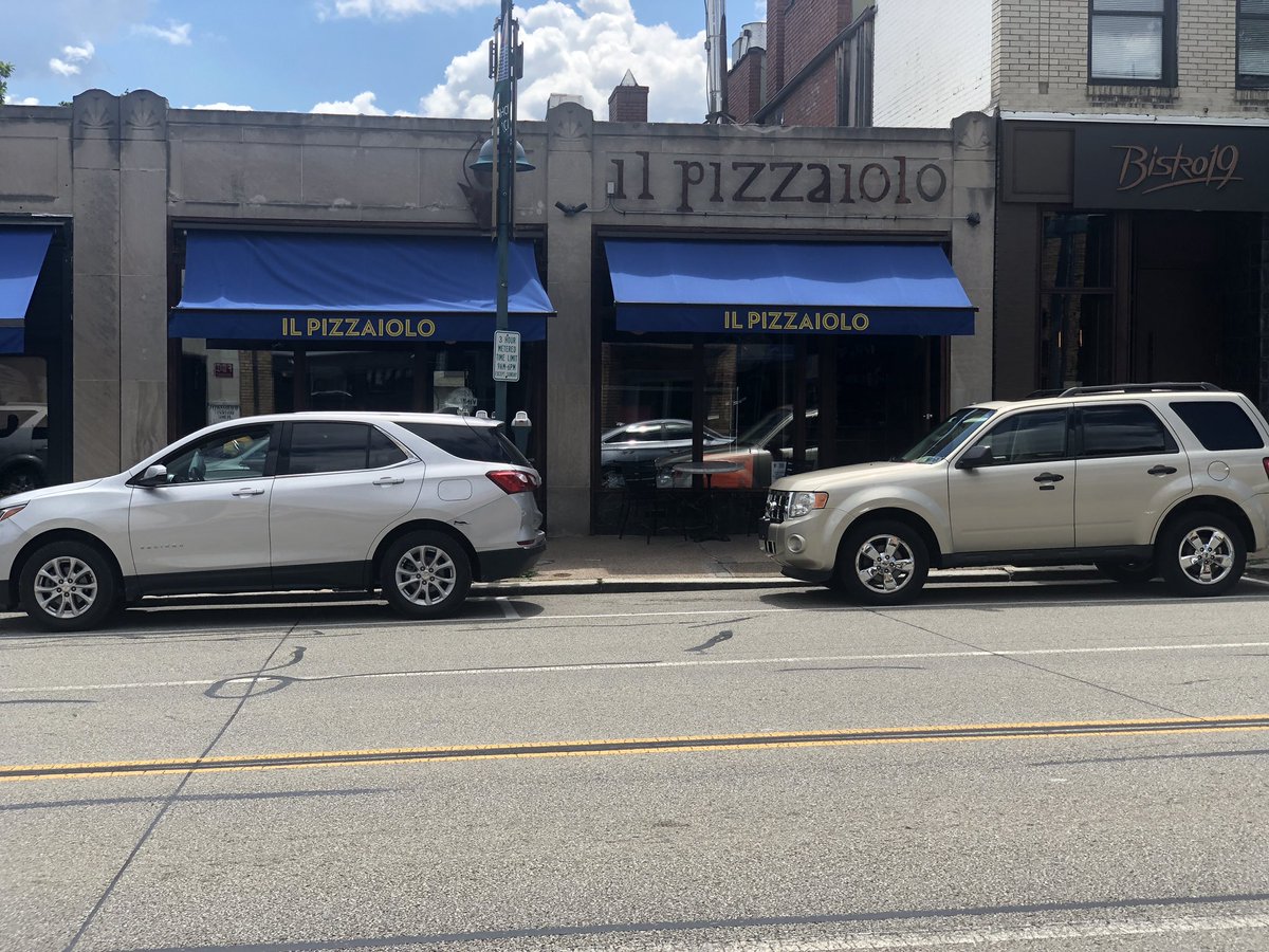 Tonight on  @KDKA: A patron of the Mt Lebanon restaurant, Il Pizzaiolo, said he raised concerns to the owner about staff members not wearing masks and customers filling the restaurant. He posted the email exchange to social media. The restaurant owner’s response tonight.